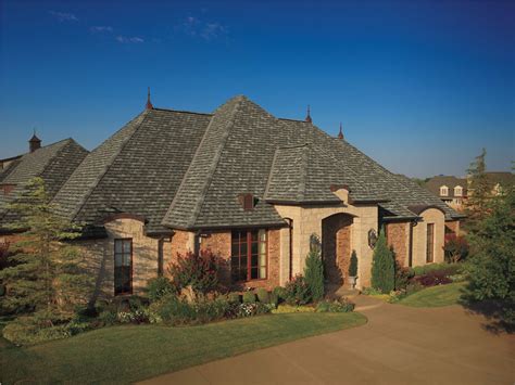 Asphalt Roofing Services & Installation in Dallas, TX