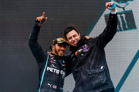 Lewis Hamilton agrees to a new Mercedes contract for 2021 - Sgcarmart