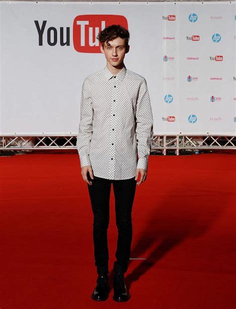 Troye Sivan Height, Weight, Age, Boyfriend, Family, Facts, Biography