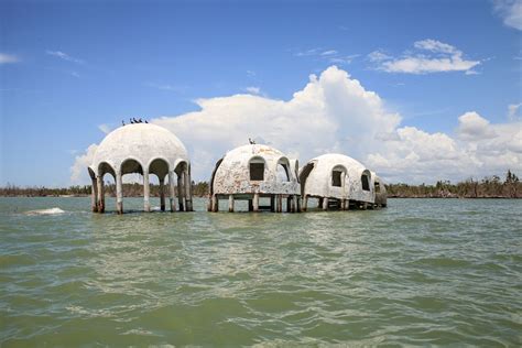 Florida dome homes are slowly disappearing into the ocean - Curbed