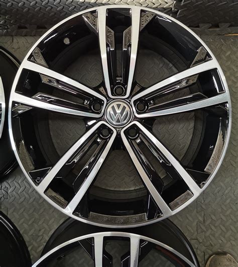 VW Golf MK7.5 - Sevilla 5G0601025CM - 4 Pcs | OEM Alloy Wheels