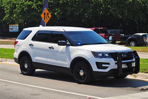 Fort Lauderdale Police Unmarked Ford Explorer | Police lamborghini, Old ...