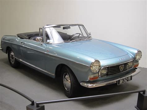 File:Peugeot 404 cabriolet (ca 1965) at Peugeot Museum.JPG