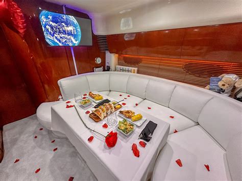 Take a Private Dinner Cruise Through Fort Lauderdale