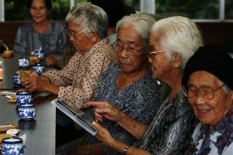 Moai—This Tradition is Why Okinawan People Live Longer, Better - Blue Zones