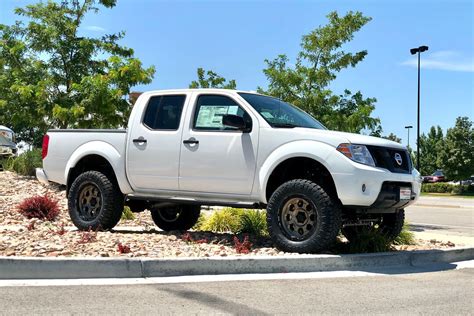 Nissan Frontier 33 Inch Tires vs 35s - What Lift and Wheels To Pick ...