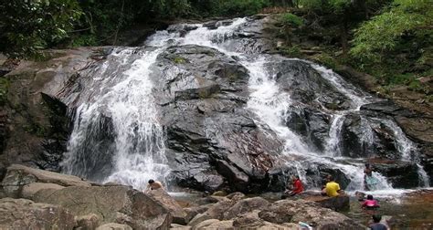 Enjoy the Relaxing time at Kota Tinggi Waterfalls Malaysia | Airpaz Blog