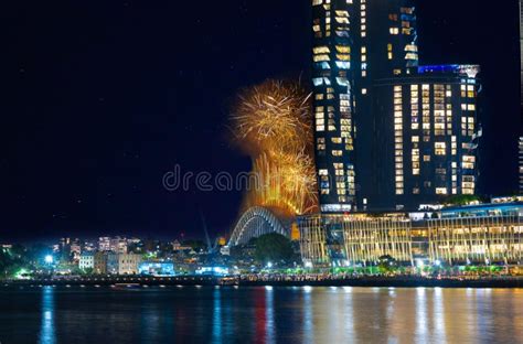 Sydney Harbour Bridge New Years Eve Fireworks 2023, Colourful NYE Fire ...