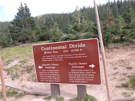 Continental Divide Sign at Rocky Mountain National Park - Milner Pass ...