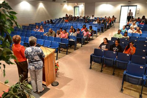 Brookhaven Students Tour Cedar Ridge Middle School | | decaturdaily.com