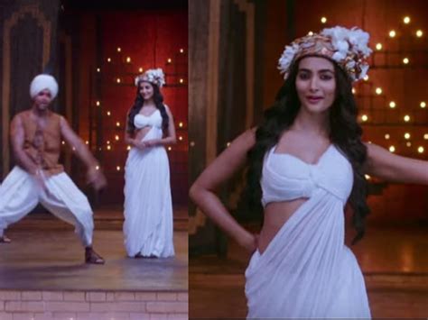 9 Outfits From The Movie Mohenjo Daro You Will Love To Show Off ...