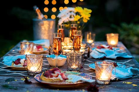 16 Romantic Candle Light Dinner Ideas That Will Impress - FTD.com