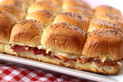 Baked Corned Beef and Swiss Hawaiian Sliders {5-ingredients}