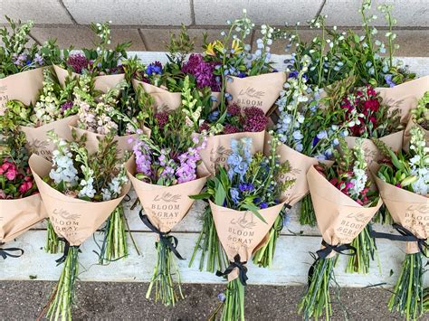 How To Wrap Bouquets In Brown Kraft Paper — Bloom & Gray Flower Farm