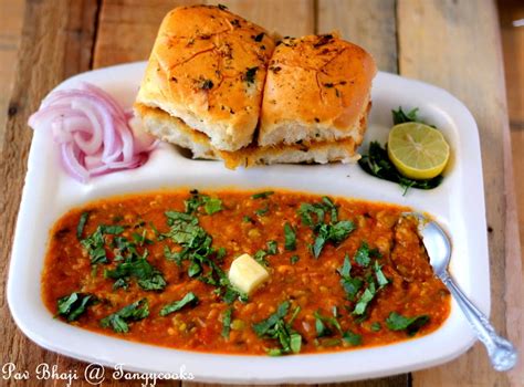 CONCOCTIONS OF A COOKAHOLIC !!!: Pav Bhaji-Mumbai Street Style Chat