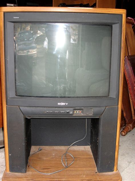 New England Treasure Seekers: 27 Inch Sony Trinitron TV