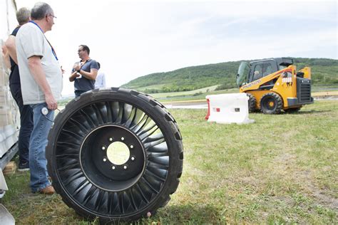 SKID STEER | Michelin Commercial Tires CANADA