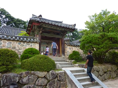 chronicles of a happy traveler: Historical Bulguksa Temple