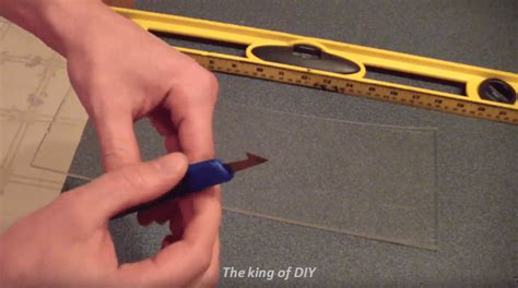 [Video] A Simple Method To Easily Hand Cut Acrylic Glass Sheets ...