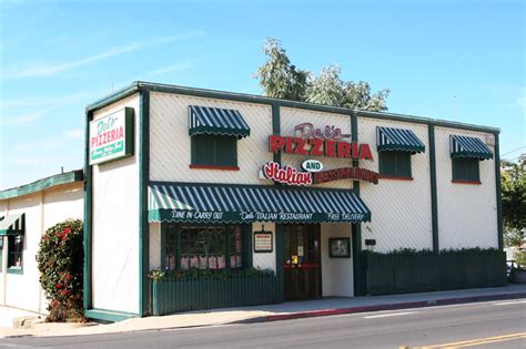 Del's Pizzeria & Italian Restaurant, Pismo Beach, CA - California Beaches