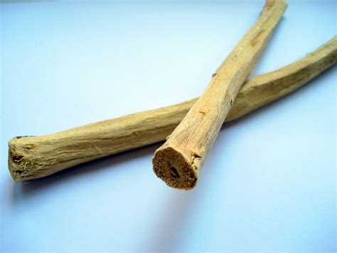 The Health Benefits of Licorice Root - Powerful Adaptogenic Herb