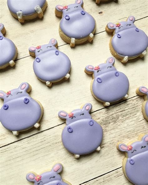 Fiona the baby hippopotamus Cookies by Raining Cookies | Custom cookies ...