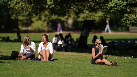 UK weather expert reveals where in Britain mercury will hit 28C - check ...