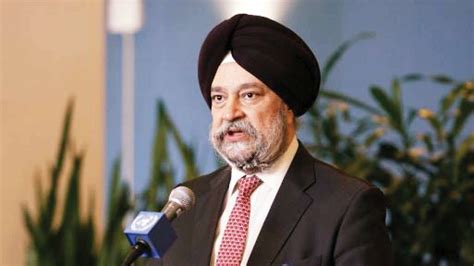 Hardeep Singh Puri calls city 'unlivable', blames public transport system