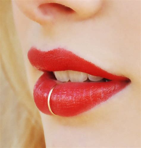 13 Most Amazing Lip Piercing Jewelry Pictures – SheIdeas