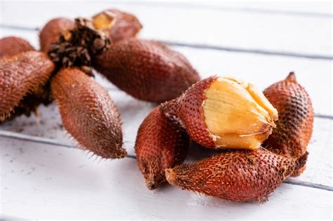 Premium Photo | Salak (salacca zalacca) is a tropical fruit.