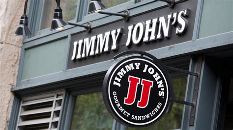 Jimmy John's employee drives veteran to hospital after his panicked ...