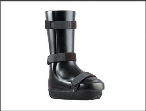 Orthotic Crow Boot, M at best price in Thane | ID: 2850798416973