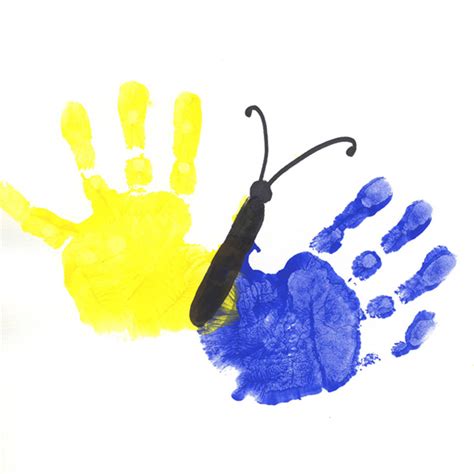 Budding Artists: Handprint Art