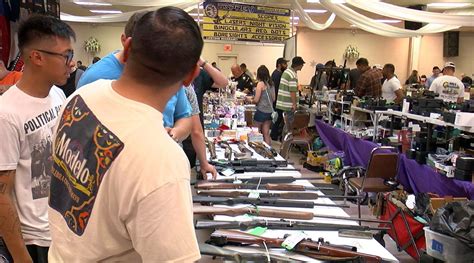 Vendors gather for the El Paso Gun Show - KVIA