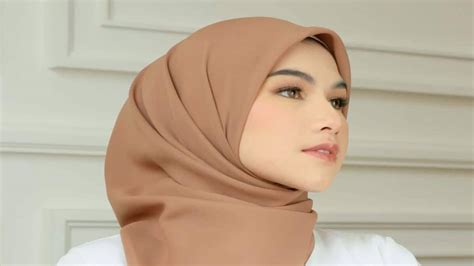 Kerudung Coklat Susu, Tampil Menawan di Berbagai Aktivitas