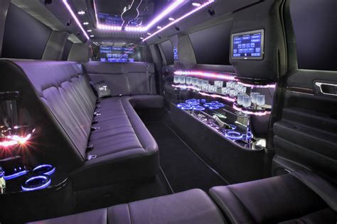 Lincoln MKT 8 Passenger Limo Chicago| Pontarelli