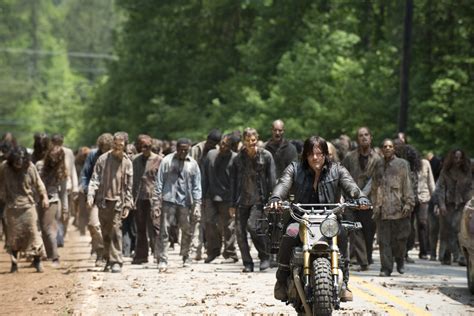 Tales Of The Walking Dead: The New Show Will Resurrect Glenn | GIANT ...