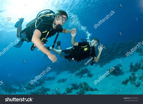 Romantic Couple Scuba Dive Together Ocean Stock Photo 107133722 ...