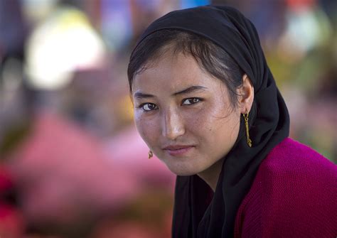 Young Uyghur Woman, Serik Buya Market, Yarkand, Xinjiang U… | Flickr