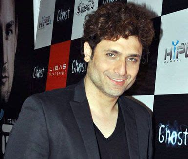 Shiney Ahuja Height, Age, Wife, Family, Biography & More » StarsUnfolded