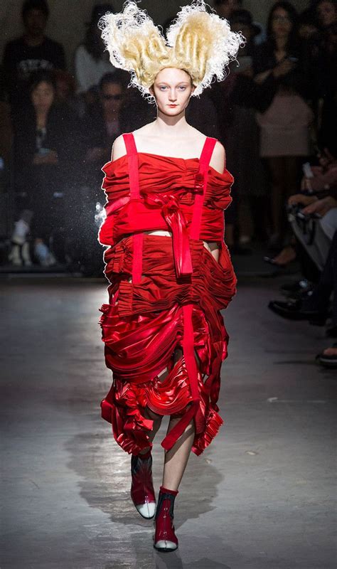 The Rei Kawakubo Fashion Moments Everyone Needs to See | Fashion ...