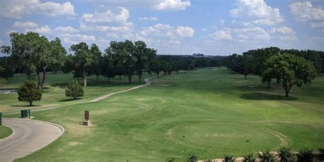 10 Best Golf Courses to Tee Off at in & Around Dallas, TX