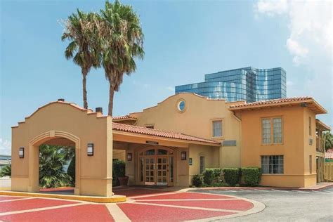 Pet Friendly Hotels in Metairie, LA - BringFido