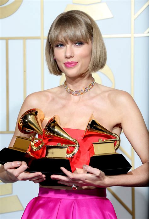 Taylor Swift 58th GRAMMY Awards 4 - Satiny.org