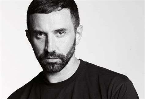 RICCARDO TISCI TO REPLACE CHRISTOPHER BAILEY AT BURBERRY