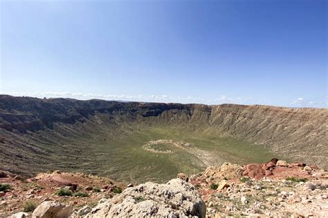 A Day Trip to the Arizona Meteor Crater National Landmark - Karabou ...