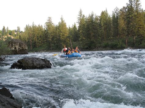 Spokane River Raft | FLOW Adventures