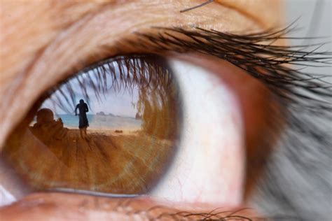 reflection in an eye | Fotos de reflexión, Tatuajes realistas, Ojos