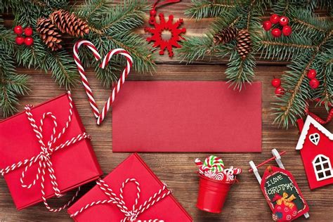 Your Complete Guide to Sending a Christmas Gift Card - STATIONERS