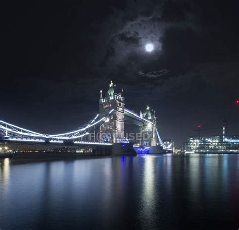 Night view of Tower Bridge, London, UK — beauty, horizontal - Stock ...